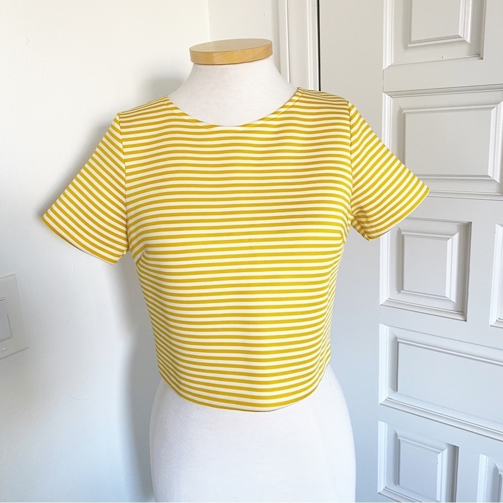 Aqua Yellow & White Striped Crop Top Short Sleeves Size Medium
